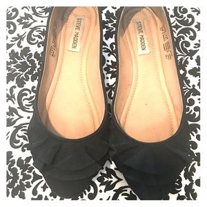 Black 🖤 Steve Madden Ruffle Flats